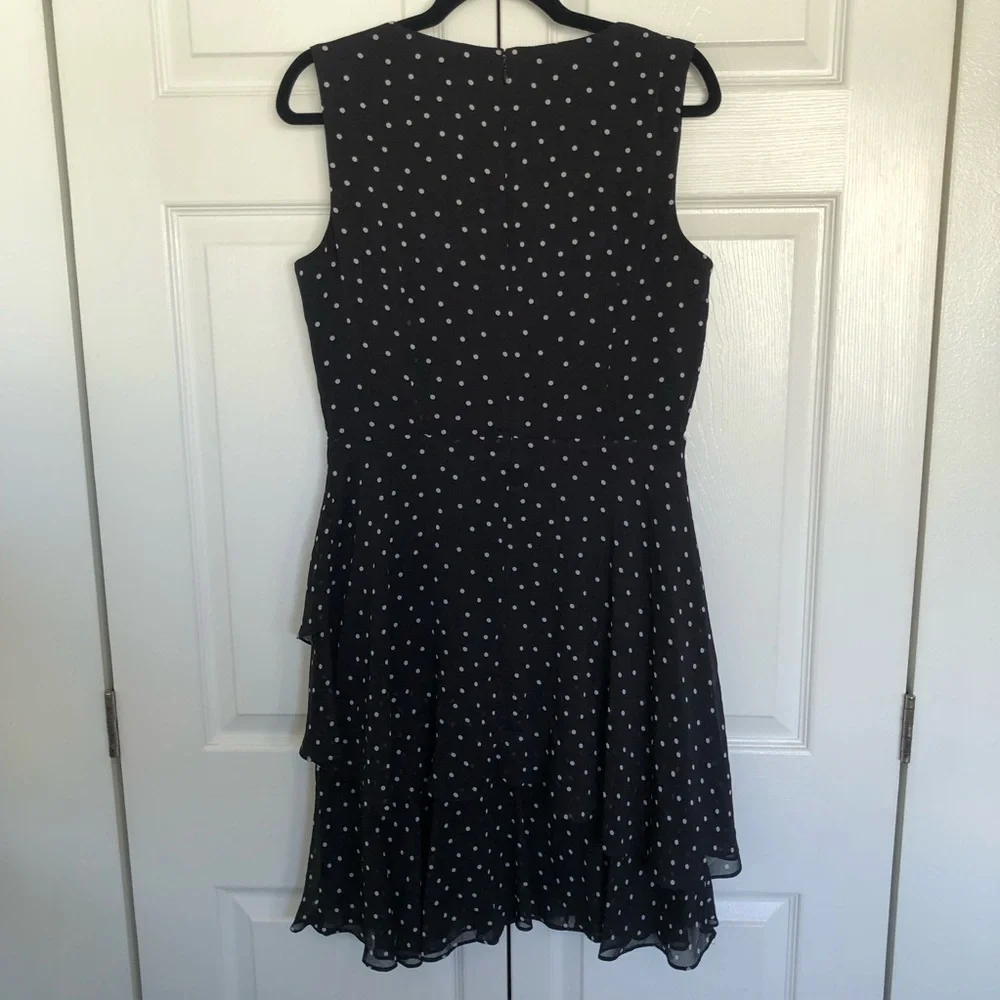 Tahari Black and White Polka Dot Sleeveless Lined Dress Size 8 - Picture 5 of 9